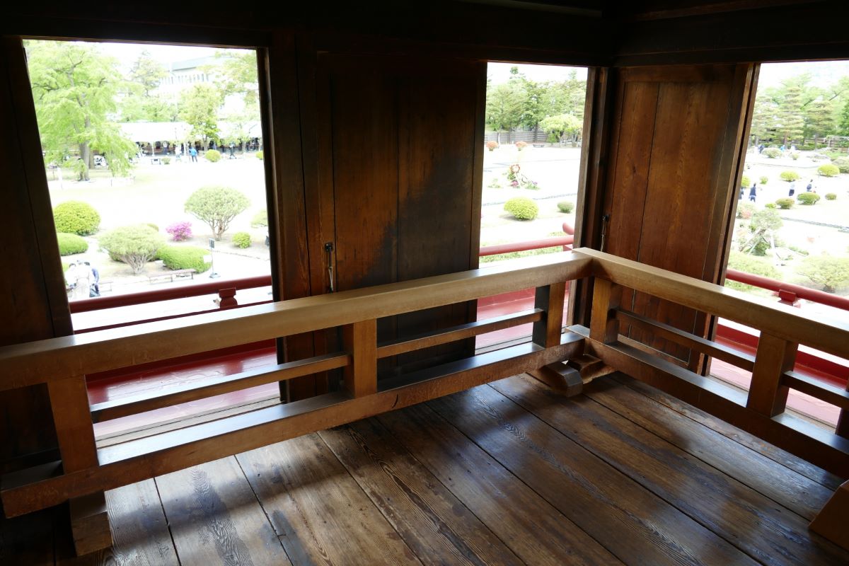 Matsumoto CastleTower top floor